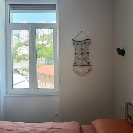 Art Apartment *
